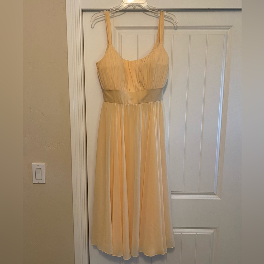 Elegant Yellow Sleeveless Dress